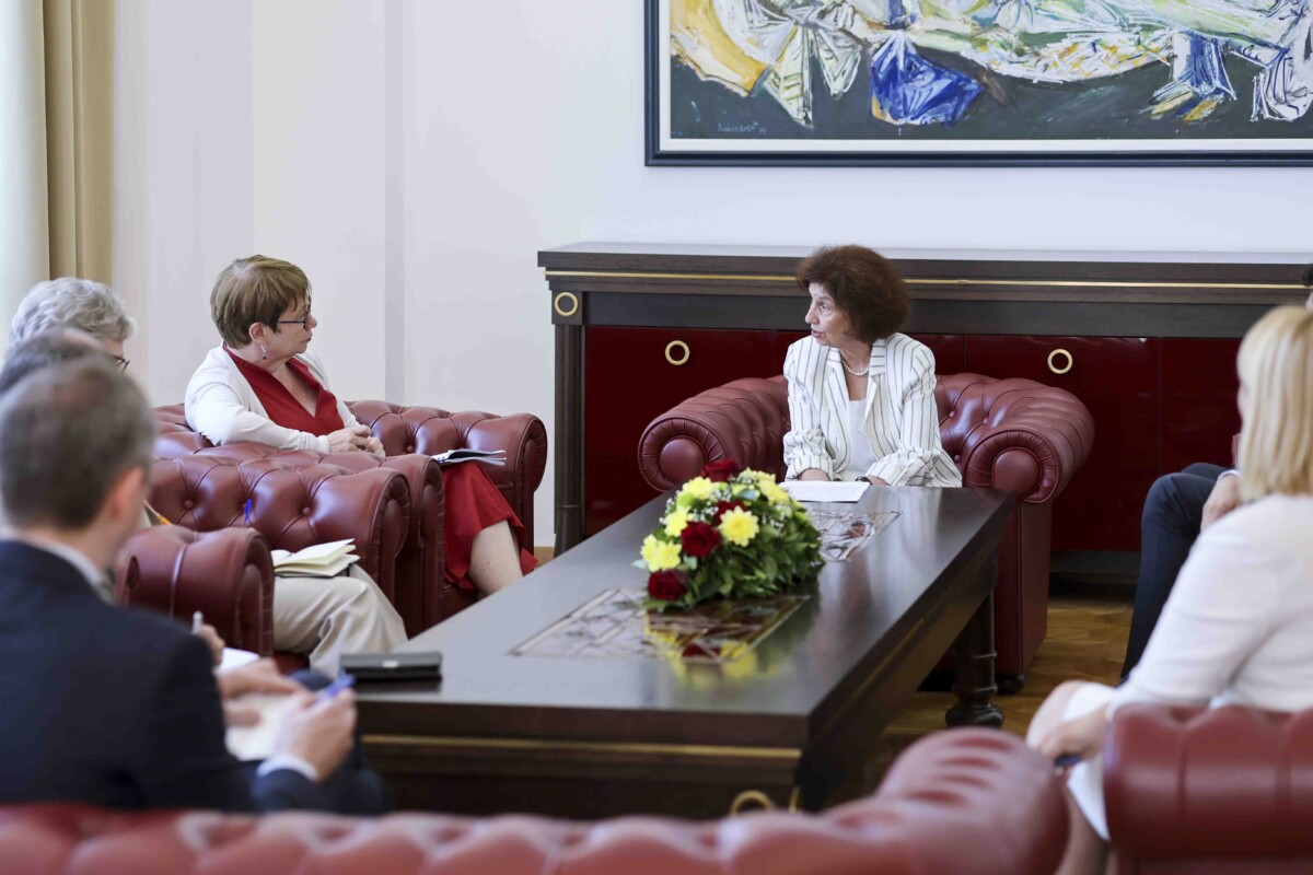 Сиљановска Давкова ја прими Одил Рено-Басо, претседателка на ЕБОР