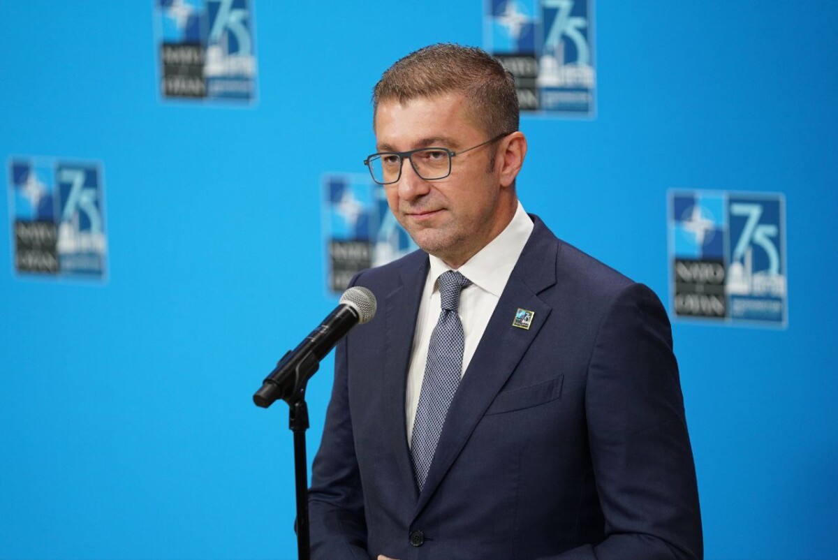 Мицкоски од Вашингтон: Македонија и регионот предолго беа заложници на минатото, времето на свиткани кичми заврши, време е да градиме иднина