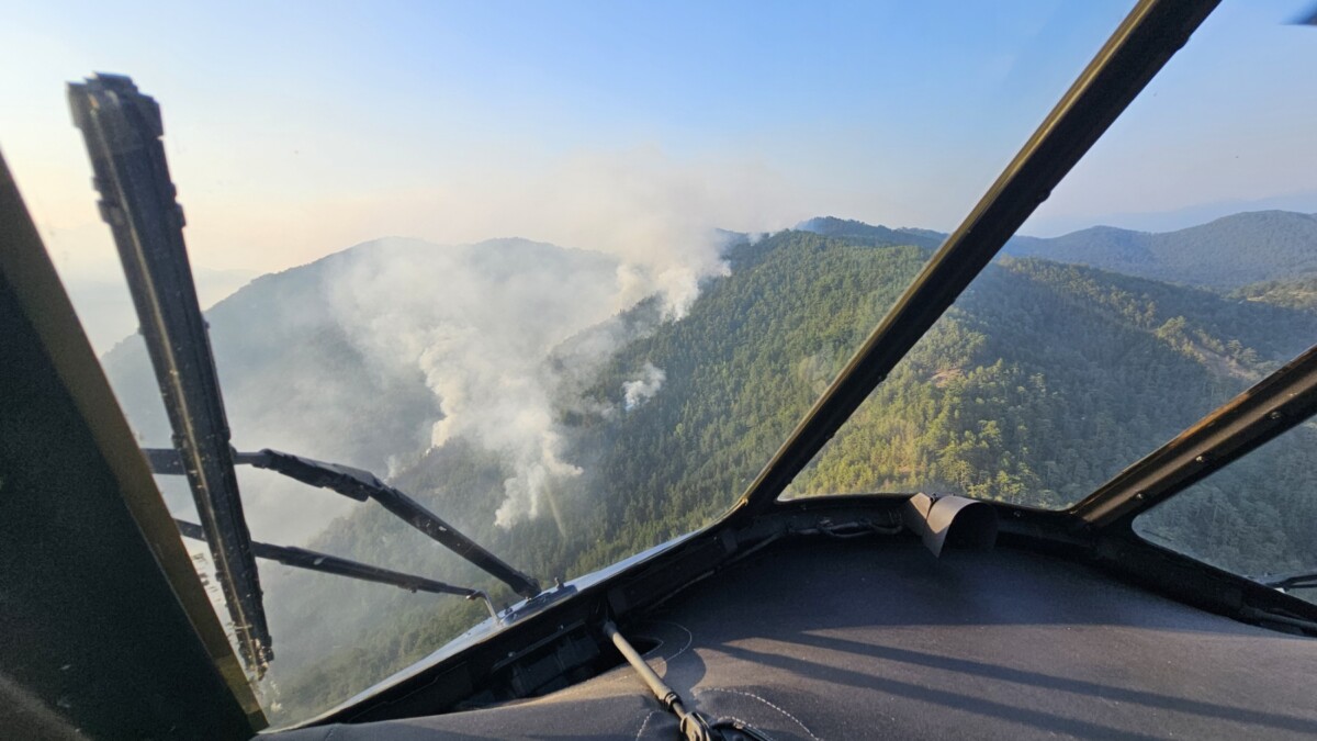 Полициските хеликоптери исфрлија над 148 тони вода врз пожарите кај Старо Нагоричане и Брезница