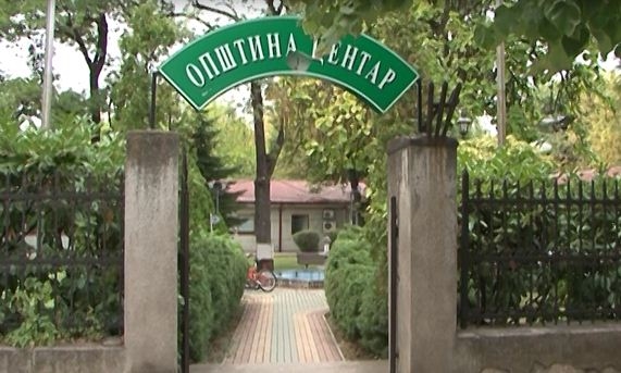Општина Центар со казни за кафеанџиите на Кеј: Нема да дозволиме кејот да биде узурпиран