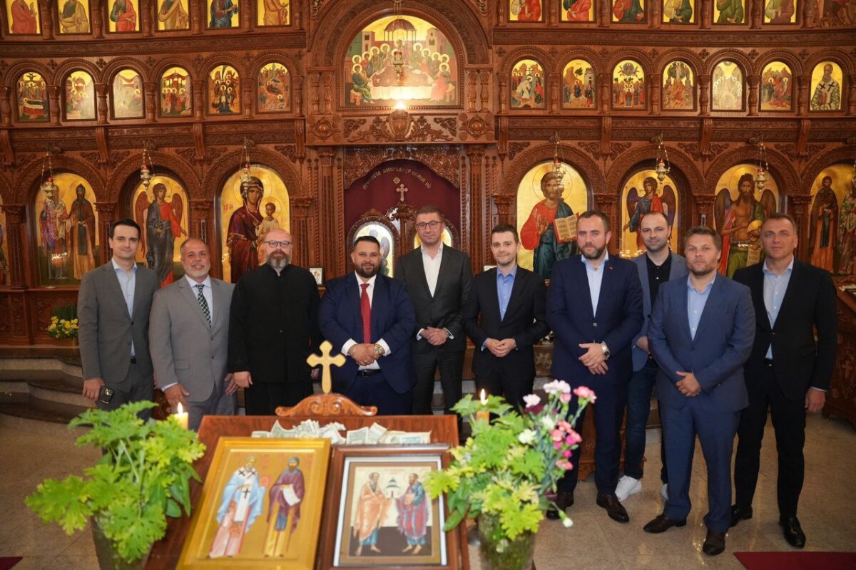 Мицкоски на средба со дијаспората во Њујорк, вели да се обединиме во градењето на иднината на Македонија