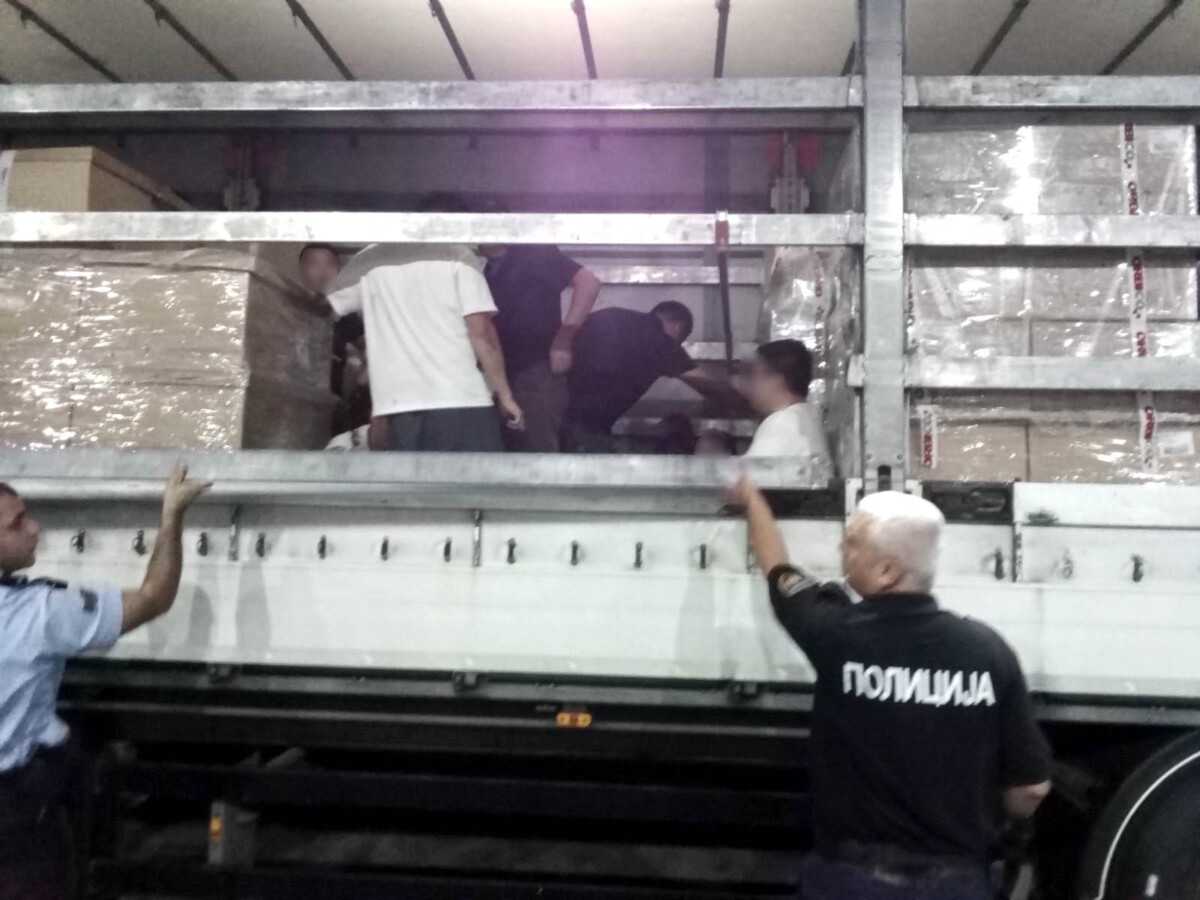 На ГП Богородица приведен 38-годишен криумчар на мигранти, пронајдени 15 лица од Кина