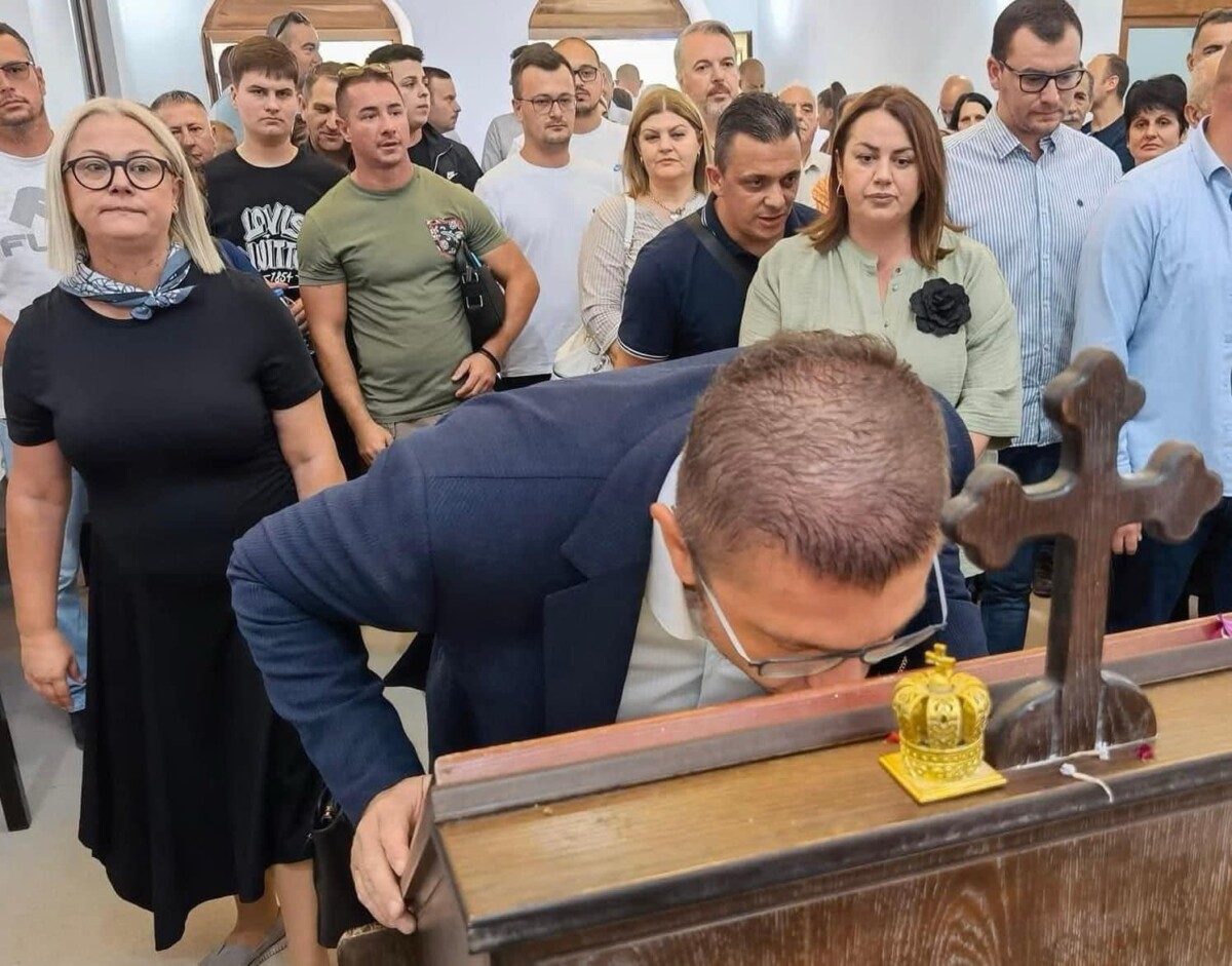 Петровска: Утрово ново убиство, Мицкоски се фотографира со Борис Мутков – Фантон кој стои зад вчерашната престрелка
