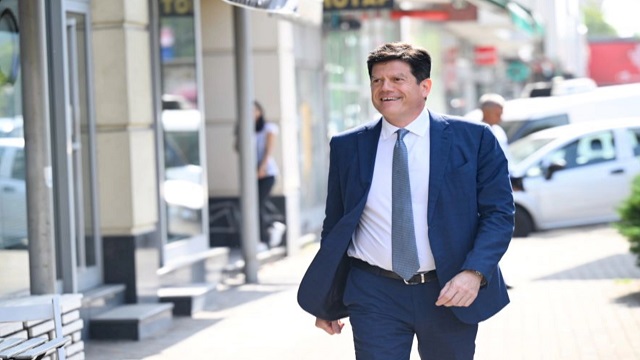 Рокас: Владата ги следи препораките на ЕУ