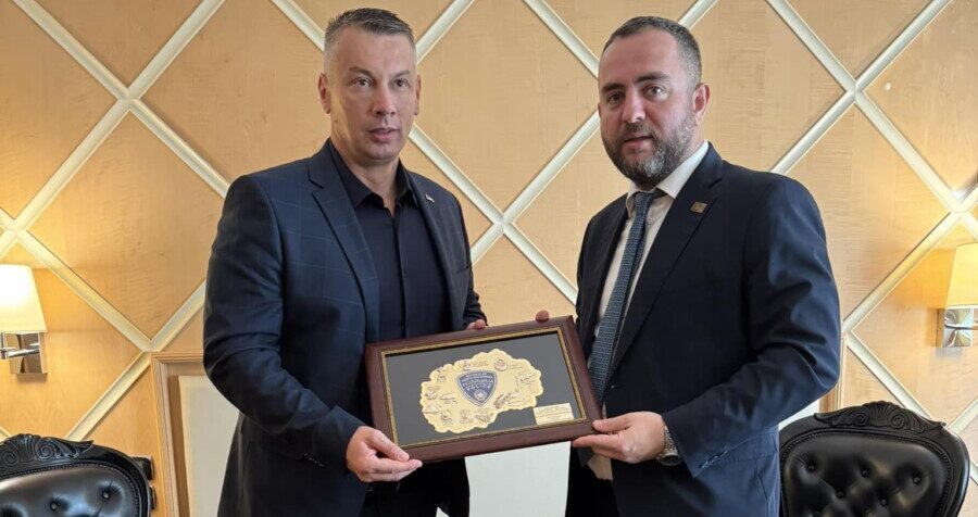 Тошковски на средба со Нешиќ: Ја унапредуваме соработката на оперативно и стратешко ниво