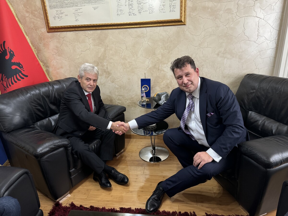 Средба Ахмети-Радуков: Преговарачката рамка одобрена од ЕУ е јасна и мора да се спроведе