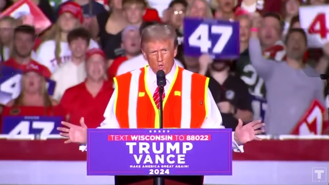 ВИДЕО: ПО ГОВОРОТ НА БАЈДЕН, ТРАМП ЈА ШОКИРА АМЕРИКА: Погледнете како се појави на митинг