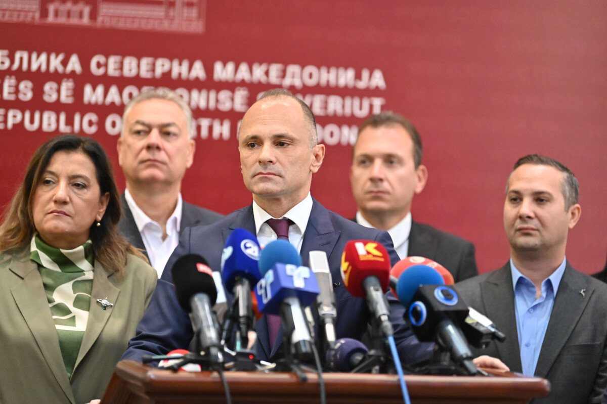 Филипче: СДСМ поднесува Закон за покачување на минимална плата на 450 евра