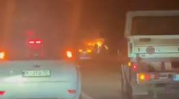 ВИДЕО: Гори автомобил на автопатот Велес-Скопје, сообраќајот се одвива со застој