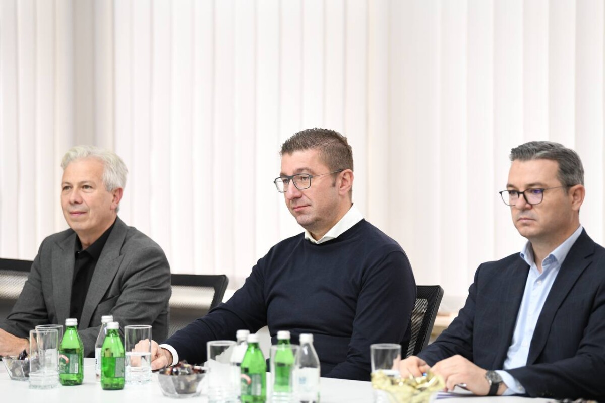 Мицкоски: Со заедничка работа ќе го развиеме Тутунскиот комбинат Прилеп и ќе го зголемиме извозот