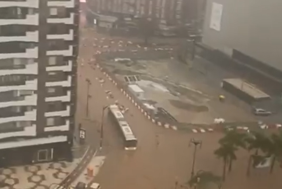 ВИДЕО Проблем пред Дејвис купот: Страшни поплави во Шпанија одложија важен натпревар