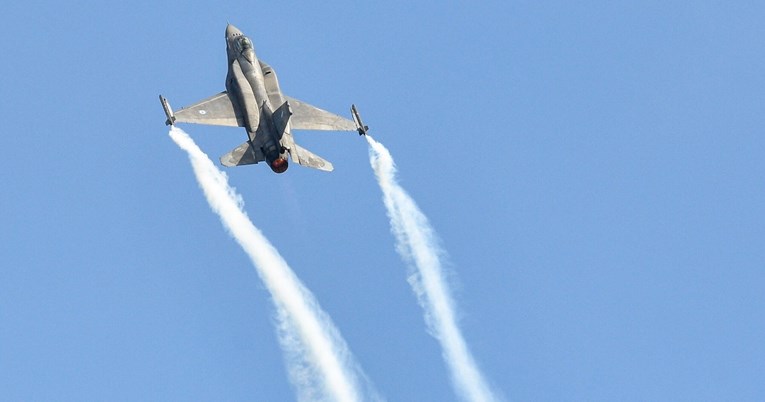 Полска подигна борбени авиони за време на рускиот ракетен напад врз Украина