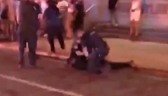 ВИДЕО Ноќта на вештерките во Флорида заврши во хаос: Пукање со жртви!