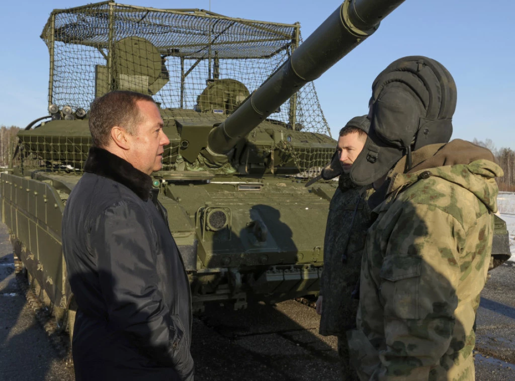 Медведев: НАТО вклучен во конфликтот, ништо не може да се исклучи!