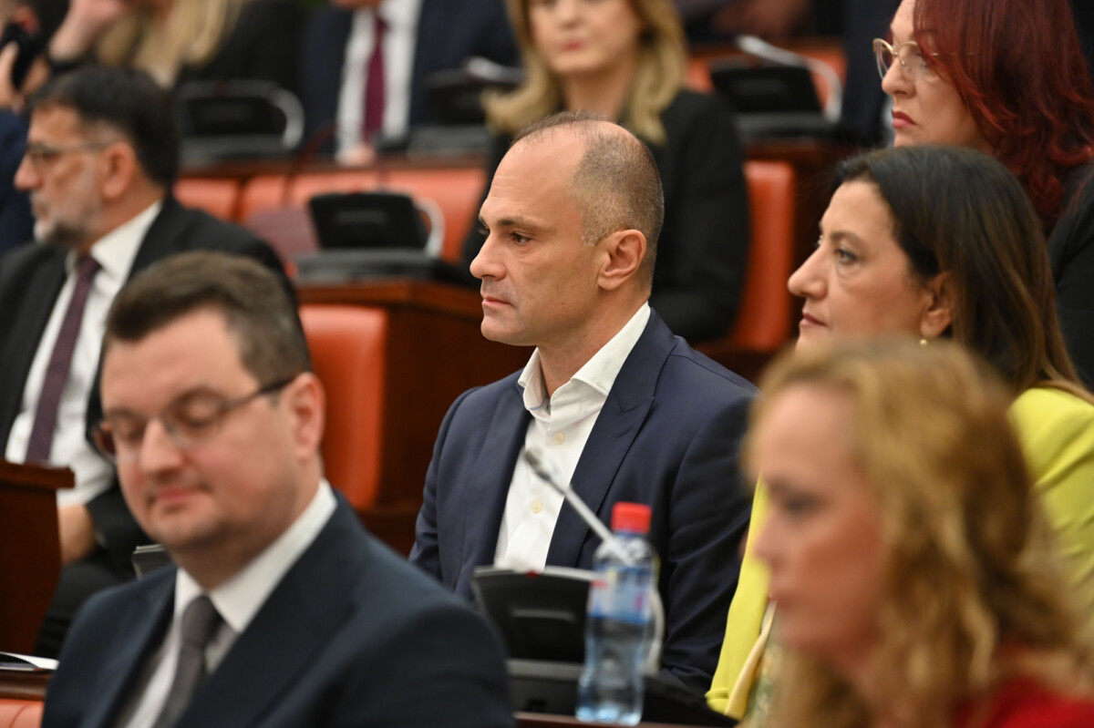 Филипче: Речиси двојно зголемен буџетот за нови возила за функционерите