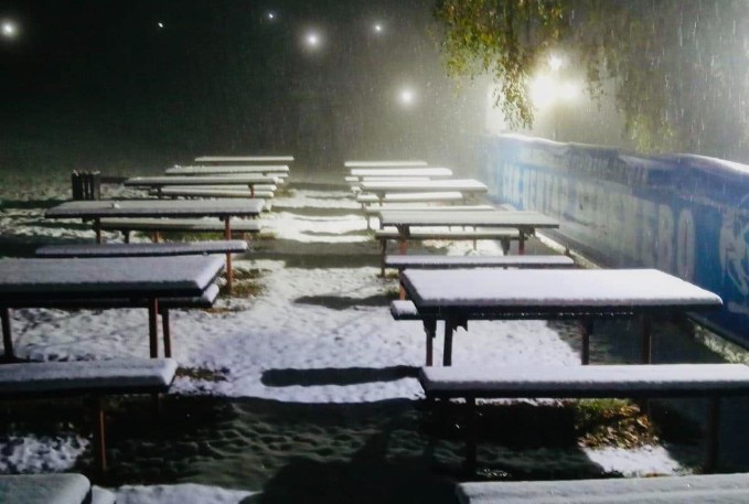 Падна првиот снег на ски терените на Стрежево кај Нижеполе