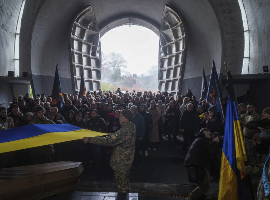 Советникот на Трамп: Украина треба да се фокусира на мирот, а не на териториите и победата