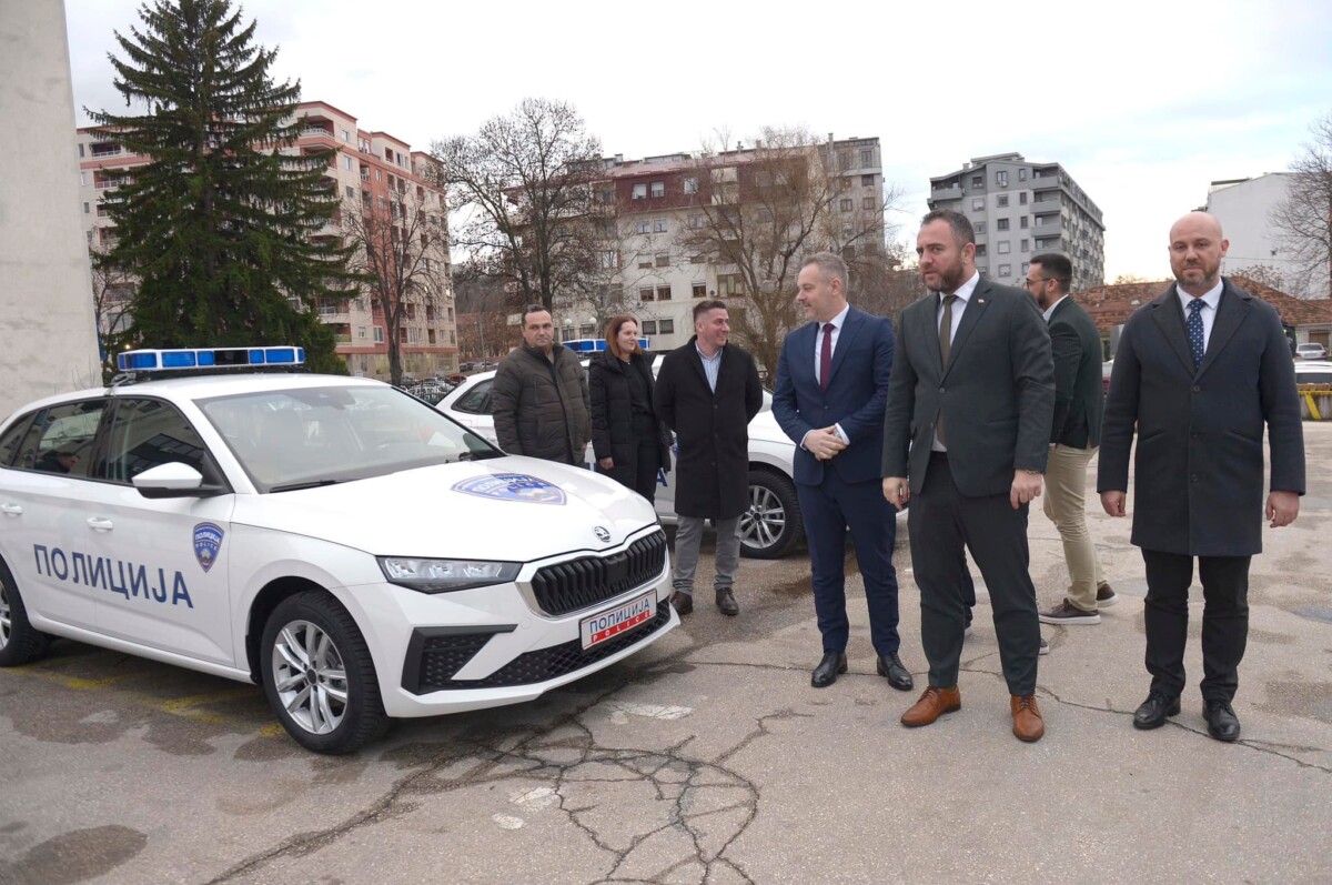 Тошковски: Нови моторни возила за дел од едниците на полицијата, ја опремуваме и модернизираме цела македонска полиција