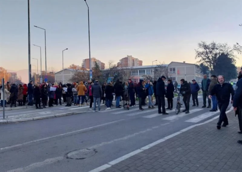 Родители од „Љубен Лапе“ на протест: итно решение за небезбедната крстосница во Аеродром