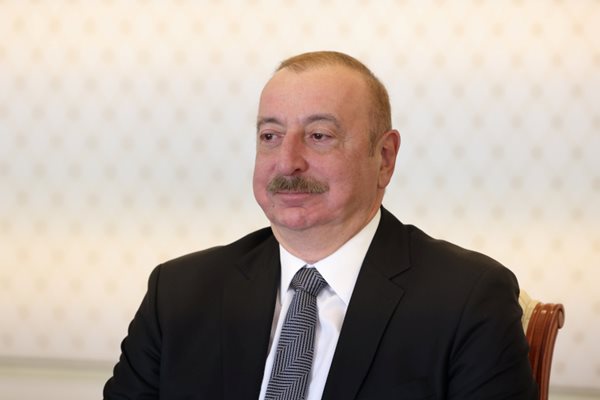 Претседателот на Азербејџан: Авионот што се урна кај Таку е гранатиран од руска територија