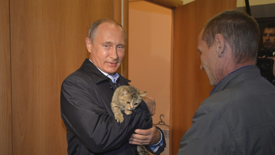 „Апсурдно“ е да се разговара за мировен договор со Путин, вели поранешен британски амбасадор во Русија