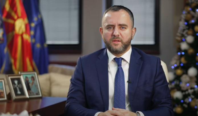 Тошковски со новогодишна честитка: Да изградиме систем кој ќе гарантира поголема сигурност, правичност и транспарентност за секој граѓанин да се чувствува вреден и заштитен