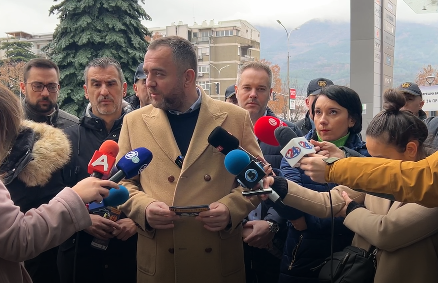 Тошковски: Запленети 30.000 до 40.000 пиротехнички средства