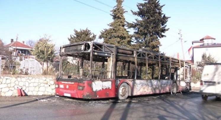Директорот на ЈСП за автобусот кој изгоре во Сопиште: Имаме одредени сознанија, да видиме дали ќе се потврдат или не