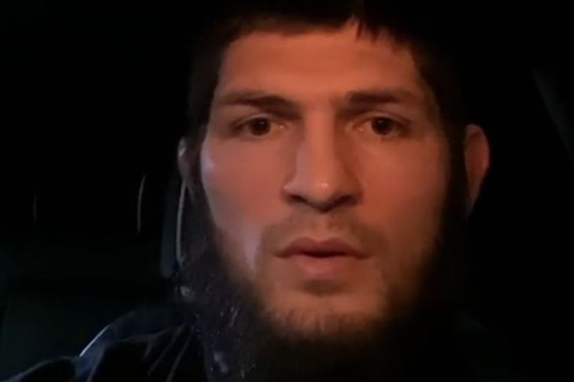 ВИДЕО Скандал без преседан! Легендарниот руски борец беше исфрлен од авион, еве што се случи!