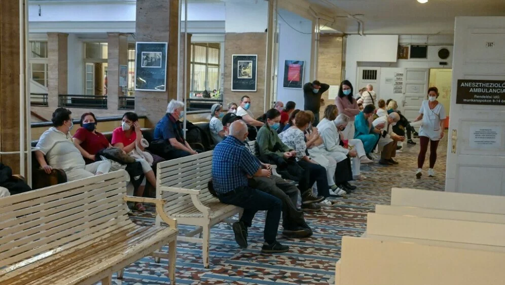 Епидемијата беснее во Европа, има и мртви: Болниците се веќе оптоварени, а врвот допрва треба да се очекува