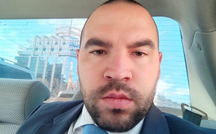 Стојанов кој се соочува со доживотна забрана за влез во Македонија повикува на собир и панихида за Мара Бунева во Скопје