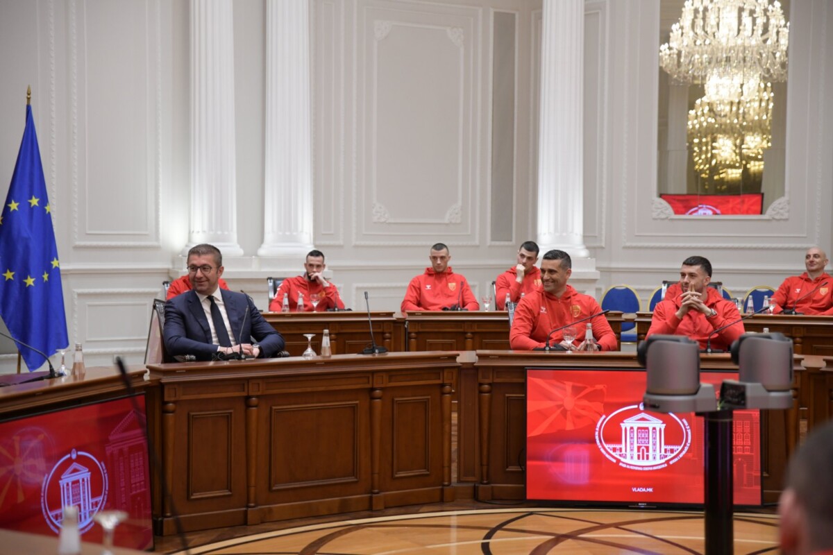 Мицкоски: Владата донесе одлука да додели премија на ракометарите во висина од 3 милиони денари