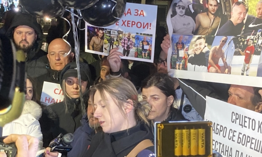 Два собира во Кочани – едниот со молитви, другиот за поддршка на лицата од обезбедувањето!