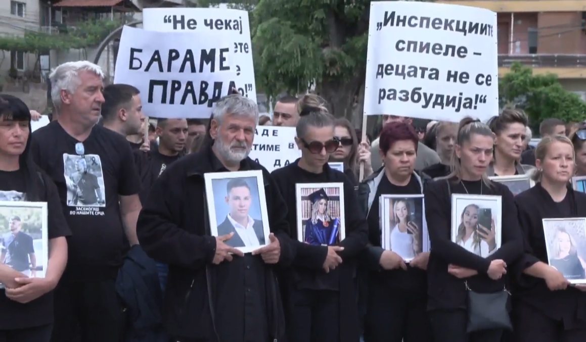 Марш за загинатите во Кочани: „Инспекциите спиеле – децата не се разбудија!“