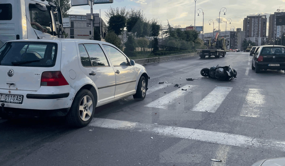 ФОТО Уште една сообраќајка со мотор вечерва во Скопје