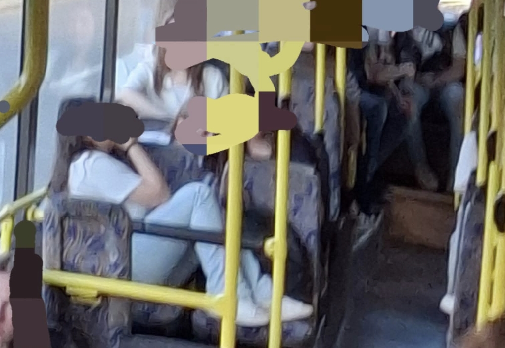 ФОТО Родители, ако си го препознаете вашето дете разговарајте со него, дали вака се однесуваат и дома?