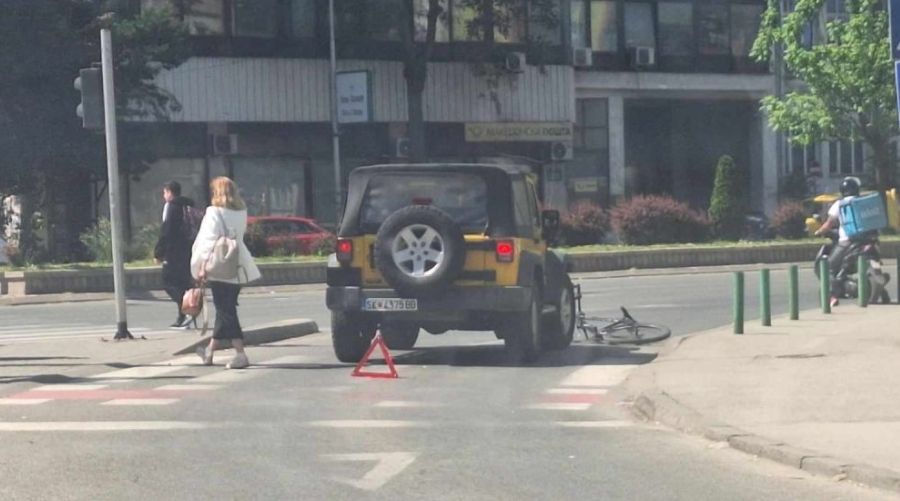 ФОТО: Прегазен велосипедист во центарот на Скопје