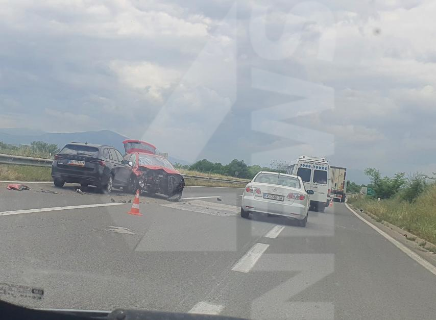 ФОТО Сообраќајка на автопатот Куманово-Скопје кај Индустриската зона пред Илинден