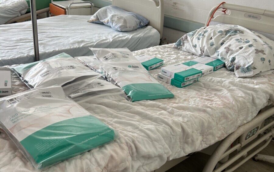 Пристигнаа компресивните костуми за повредените во пожарот во дискотеката „Пулс“ – прва пратка предадена во Кочани