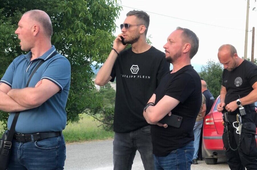 Меѓудржавна спасувачка акција кај Ливадичко Езеро: Повредено лице спасено од бездна!