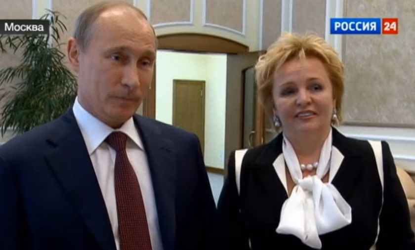 Поранешната сопруга на Путин заработила богатство за време на војната, аналитичарот го опишува нејзиниот бизнис