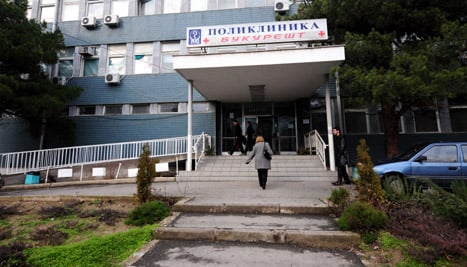 Хаос во Поликлиника „Букурешт“: Пациенти со часови чекаат поради пад на интернетот!