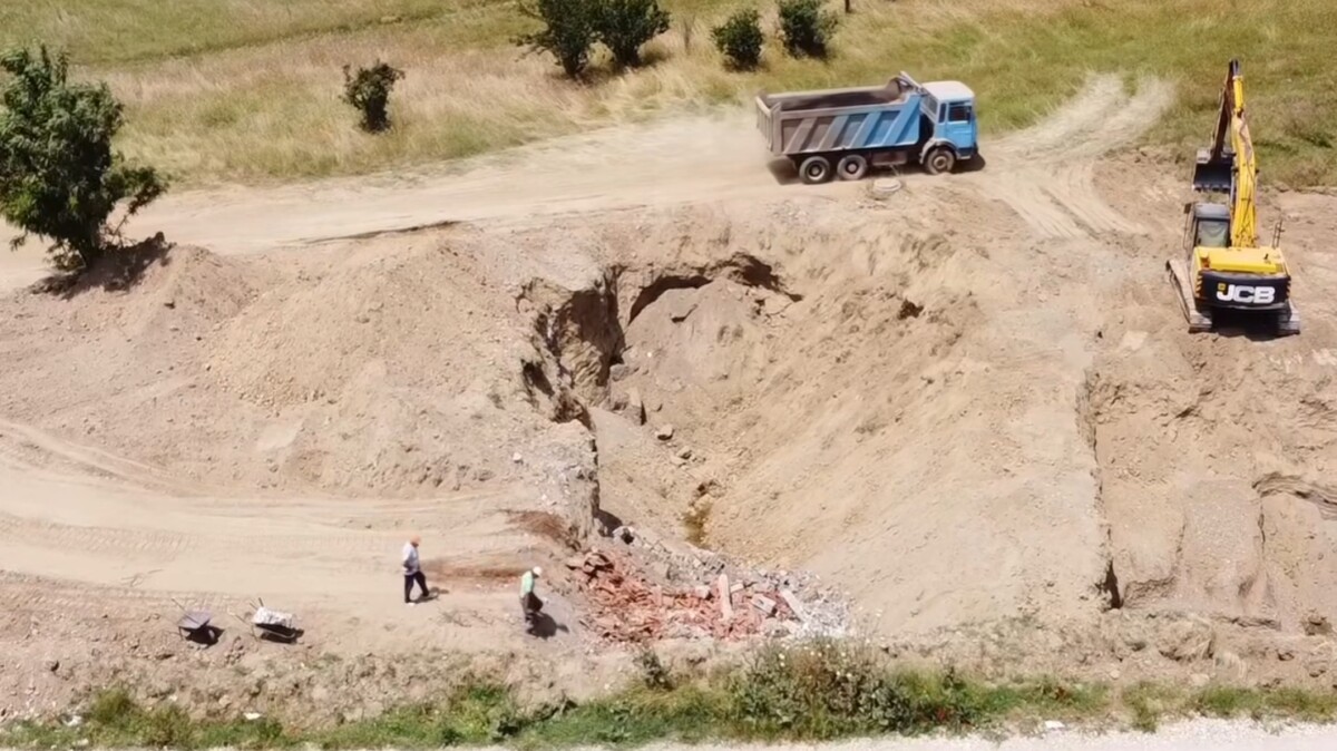 Дива депонија во Гази Баба ја загрозува струјата за цело Скопје – Арсовска вели институциите да не молчат