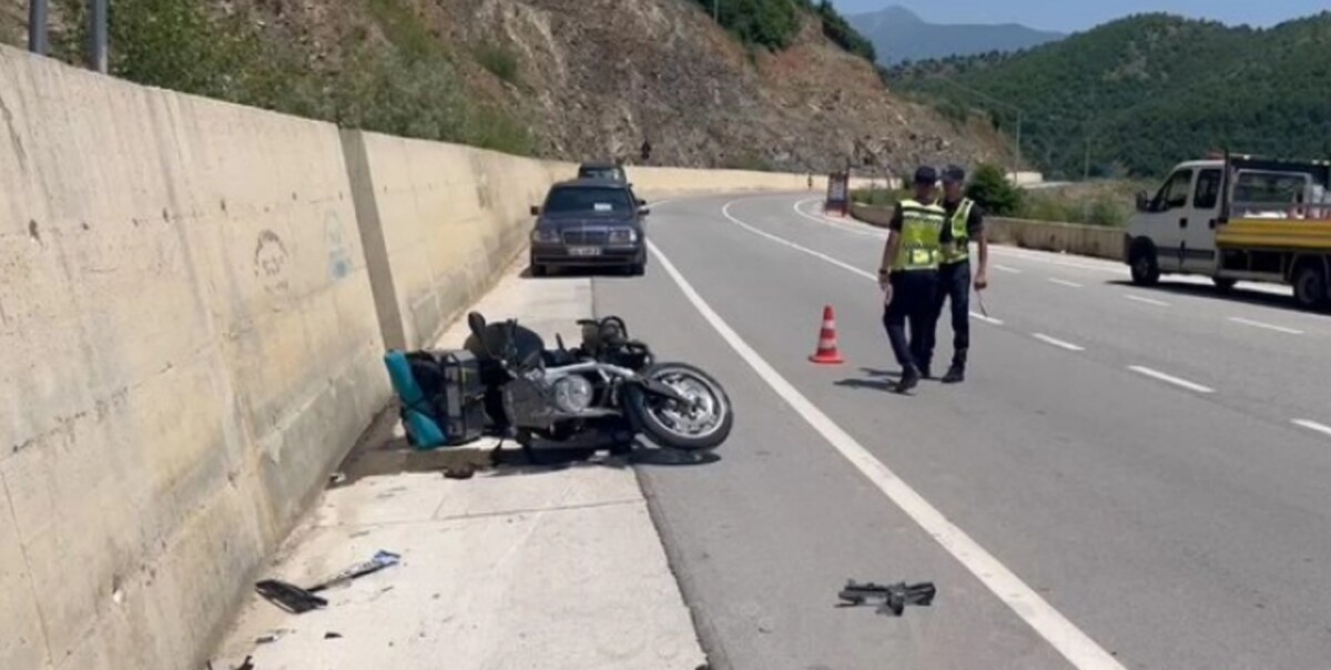 Македонци повредени во Албанија – со моторцикл удриле во ѕид покрај коловозот!
