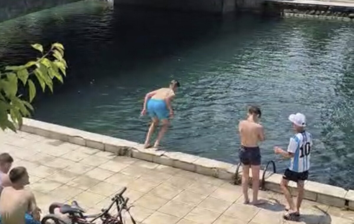 ВИДЕО Струга влезе во летен ритам: Најхрабрите влегоа во Дрим!