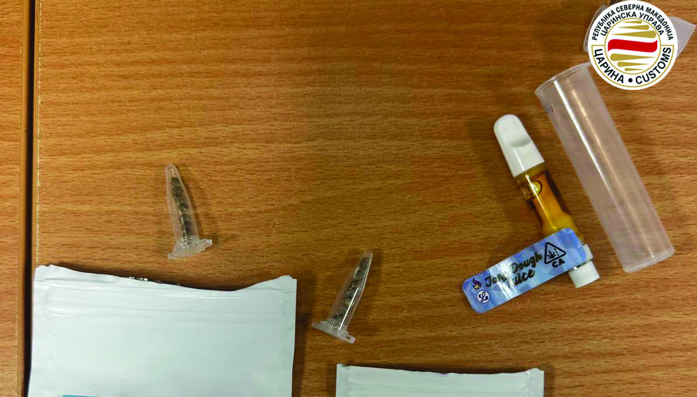 Цариници спречија влез на тројца мигранти од Египет на Богородица – запленија канабис, луксузна облека и цигари 