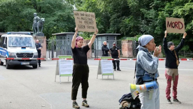 Германска зоолошка градина уби 12 бабуни