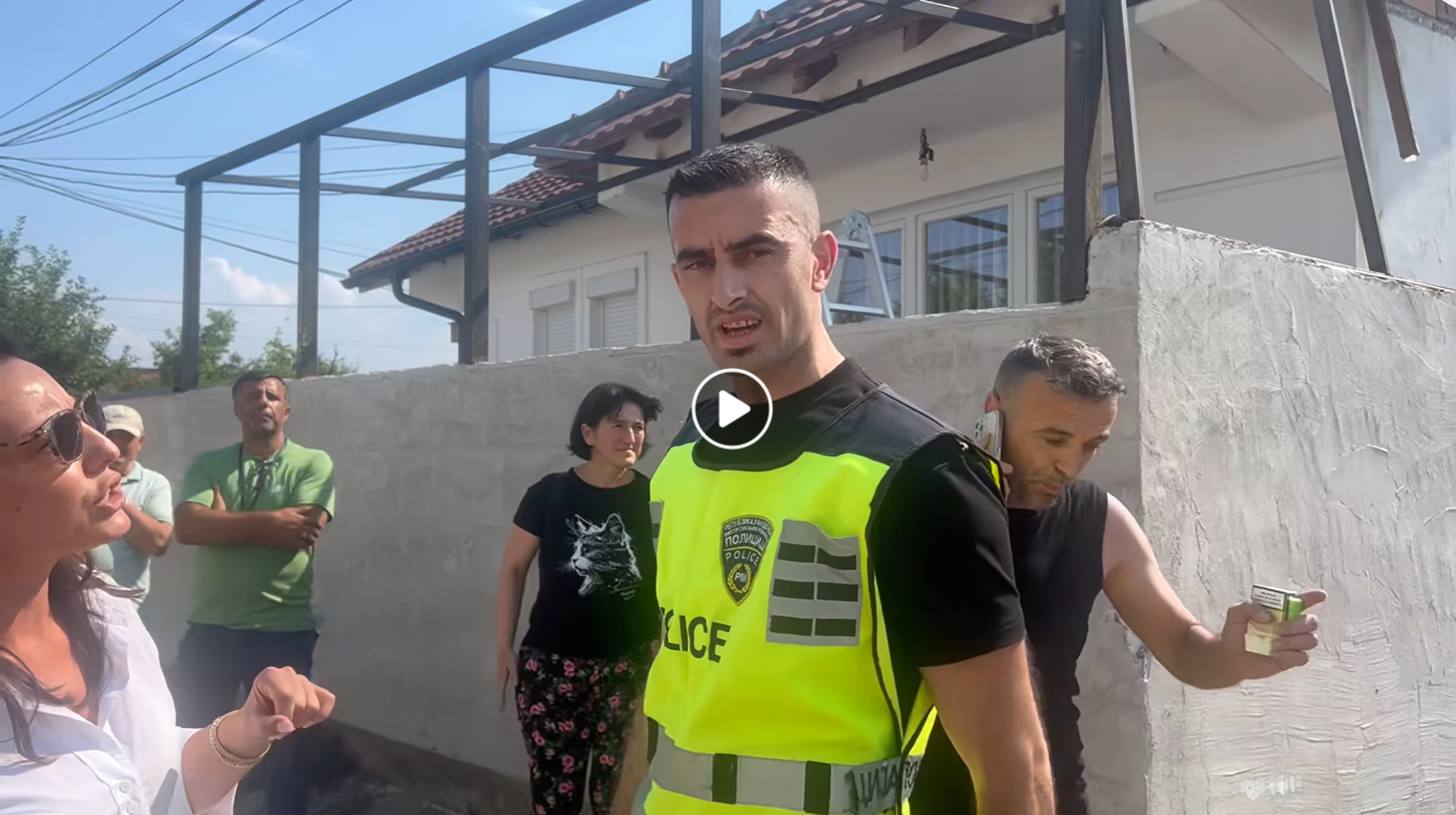 ВИДЕО Град Скопје: Инспектор од МВР фатен на дело при див приклучок на водоводната мрежа, нападната советничка Витина
