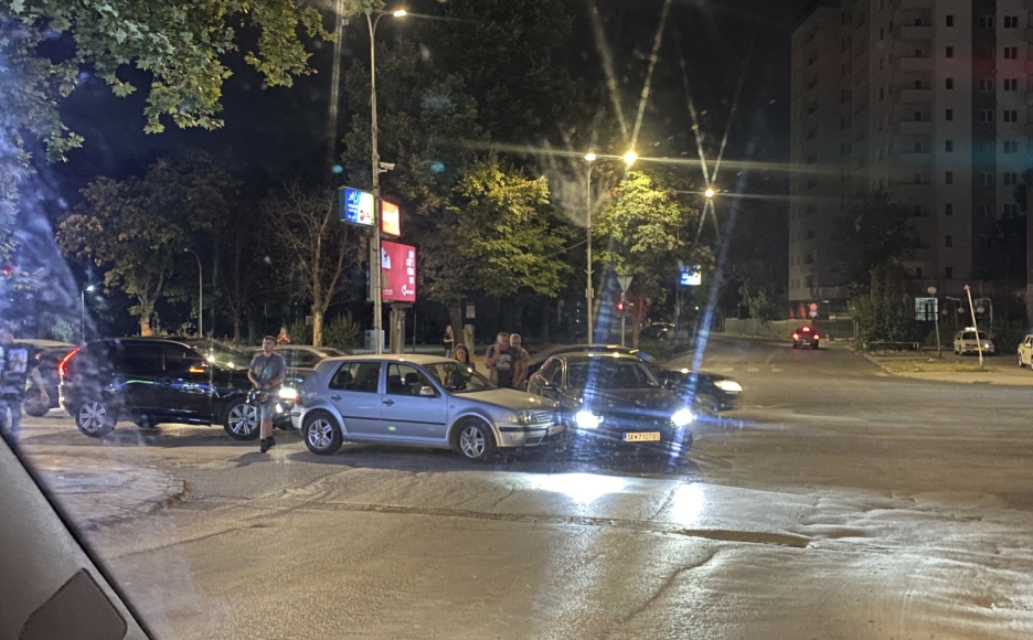 Несреќа во скопски Чаир: Се судрија две возила
