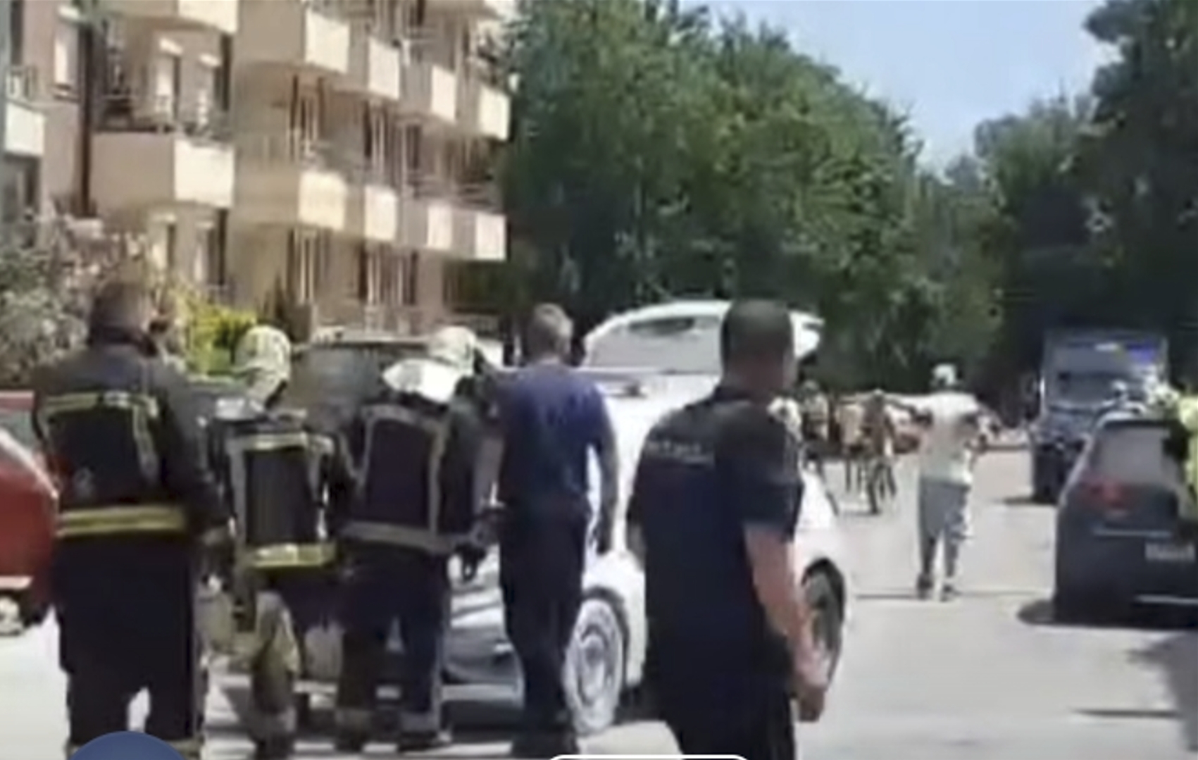Возило на МВР се запали сред Центар, полицајците вдишиле чад!